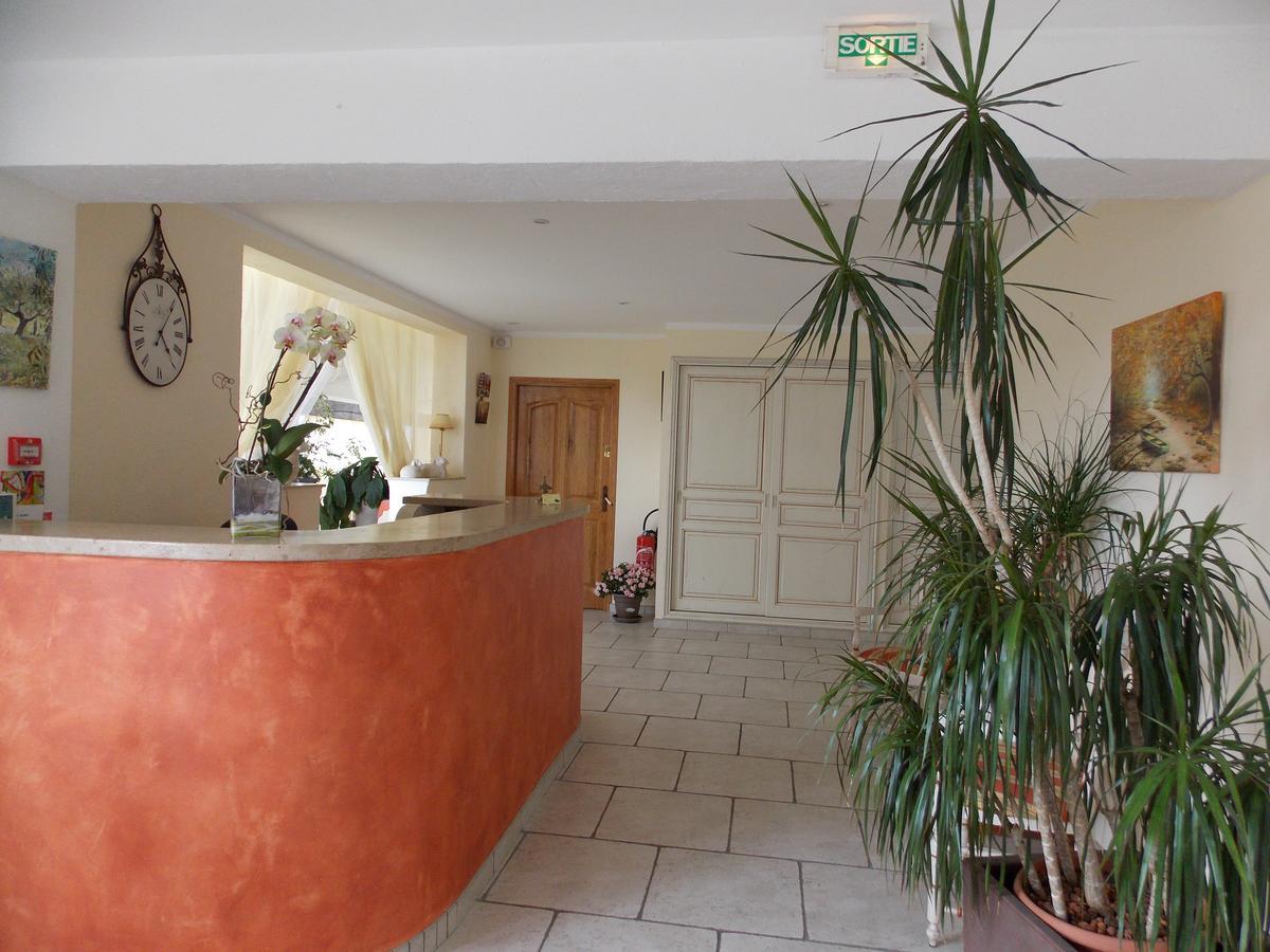 Au Relais Provencal Hotell Bagnols-en-Forêt Exteriör bild