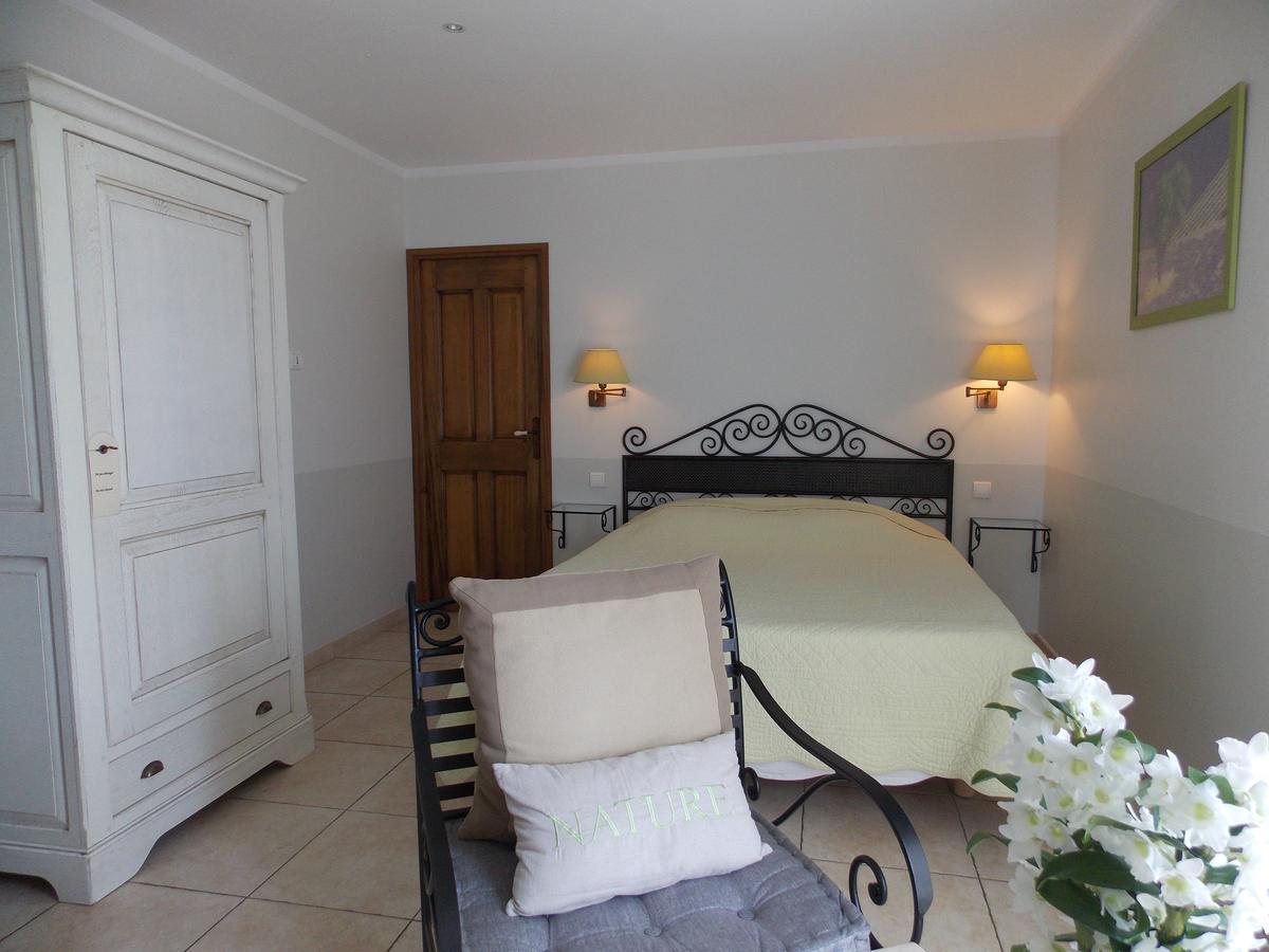 Au Relais Provencal Hotell Bagnols-en-Forêt Exteriör bild
