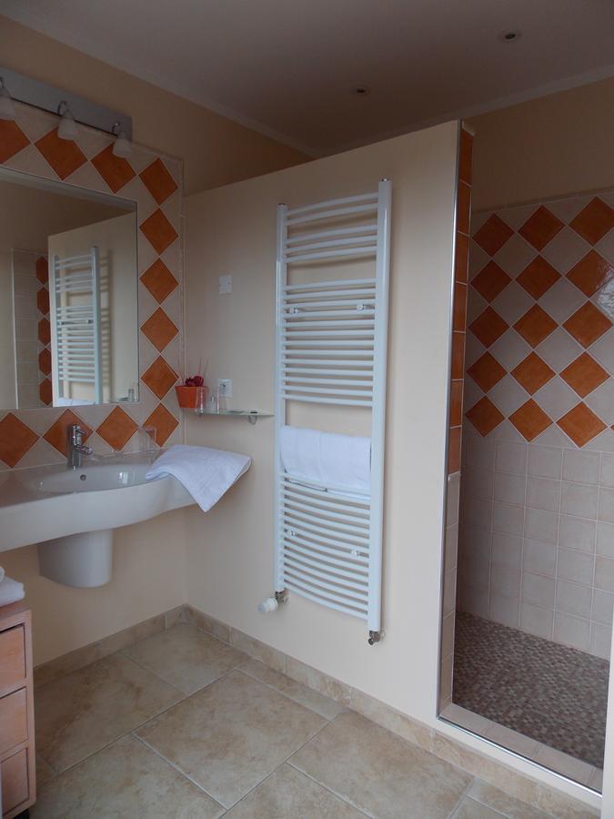 Au Relais Provencal Hotell Bagnols-en-Forêt Exteriör bild