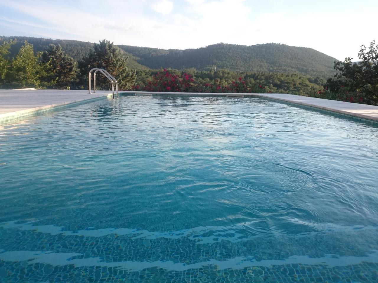 Au Relais Provencal Hotell Bagnols-en-Forêt Exteriör bild
